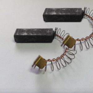 Porszívó motor rugós szénkefe pár, közép kivezetéses 6,3x11,3x30